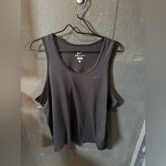 Nike Gray Sleeveless Tank Top Athletic Style - Picture 1 of 4